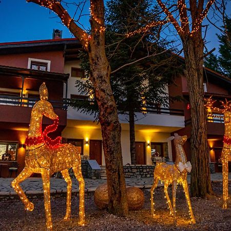 Mz Reindeer Hotel Kalívia Eksteriør billede